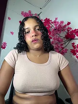 Snapshot of chleo_rosse chatting on April 9, 3:06 am chleo rosse online show from April 9, 3:06 am