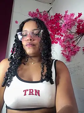 Snapshot of chleo_rosse chatting on April 12, 8:58 pm chleo rosse online show from April 12, 8:58 pm