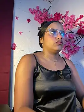 Snapshot of chleo_rosse chatting on May 5, 3:14 am chleo rosse online show from May 5, 3:14 am