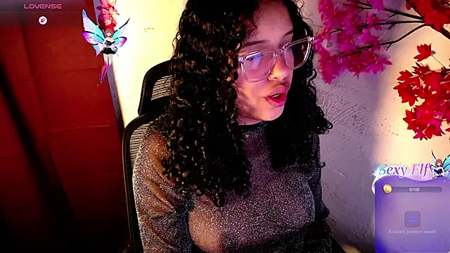 Snapshot of chleo_rosse chatting on May 12, 12:24 pm chleo rosse online show from May 12, 12:24 pm