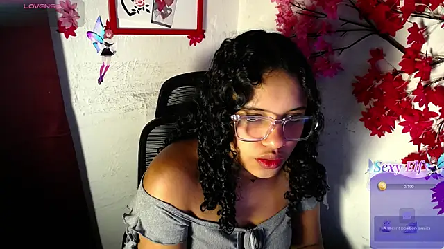 Snapshot of chleo_rosse chatting on July 3, 2:12 pm chleo rosse online show from July 3, 2:12 pm