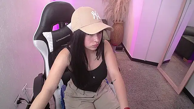 vallolett online show from November 24, 7:24 pm