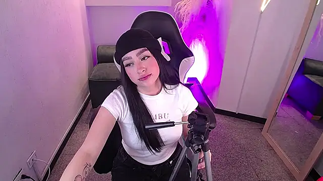 vallolett online show from February 5, 8:46 pm