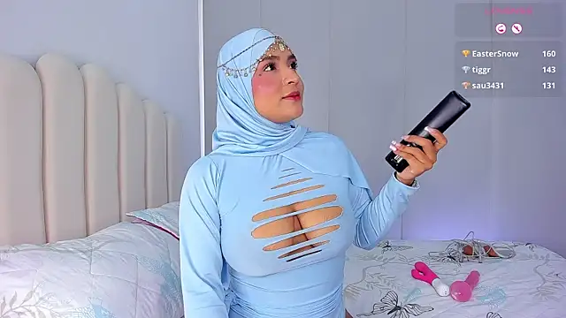 Amira-Zahra online show from April 1, 1:41 pm