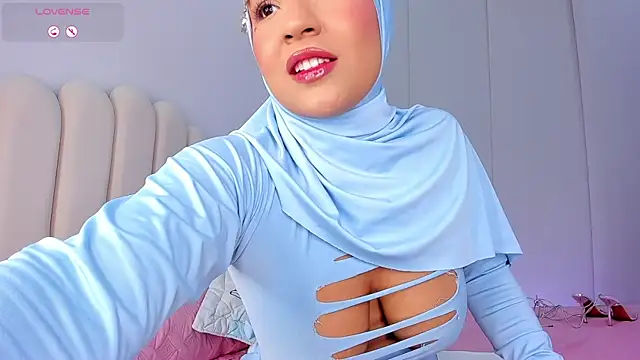 Amira-Zahra online show from June 12, 10:41 pm