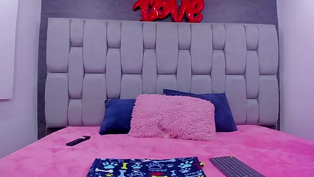 Sarita Ass online show from April 22, 3:20 am