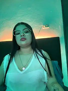 Snapshot of LouisaAlcott chatting on November 20, 10:53 pm LouisaAlcott online show from November 20, 10:53 pm