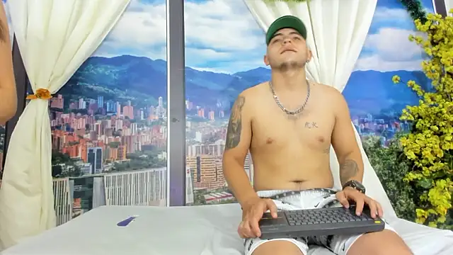 SabrinaAndEddy online show from February 2, 7:34 pm