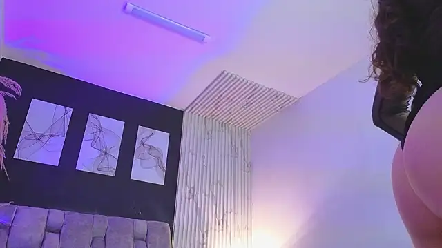 dahianae   online show from February 2, 7:34 pm