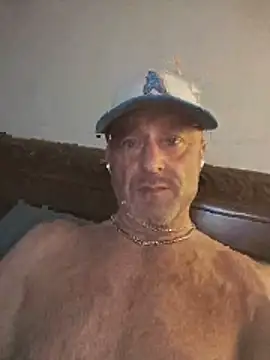 Snapshot of Slydog1010 chatting on June 12, 7:18 am Slydog1010 online show from June 12, 7:18 am