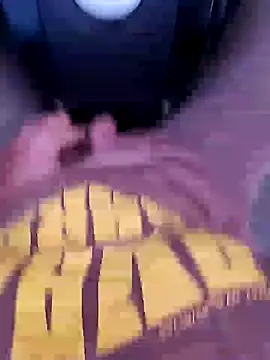 Snapshot of Meow_buggie chatting on December 22, 2:47 pm Meow buggie online show from December 22, 2:47 pm