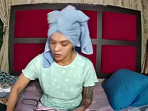 Cadence28 online show from April 16, 8:31 pm