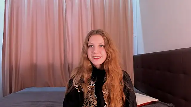 HazeLuneth online show from February 17, 6:32 am