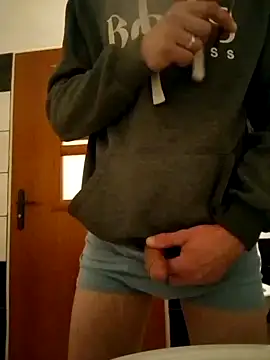 Snapshot of okon96 chatting on November 20, 11:26 pm okon96 online show from November 20, 11:26 pm