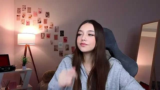 Vexorine online show from February 7, 7:39 pm