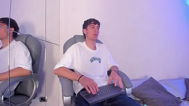 Emir Ozan  online show from November 21, 11:31 am