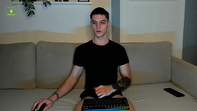 Snapshot of Adam_Porrter chatting on February 13, 5:42 pm Adam Porrter online show from February 13, 5:42 pm