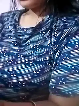 Snapshot of Priya_Sharma04 chatting on April 6, 8:21 pm Priya Sharma04 online show from April 6, 8:21 pm