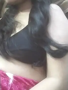 Snapshot of Priya_Sharma04 chatting on April 16, 11:33 am Priya Sharma04 online show from April 16, 11:33 am