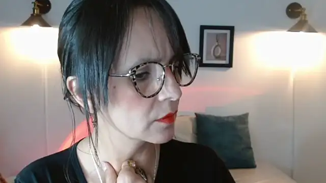 Juliana  lx online show from March 18, 3:04 pm