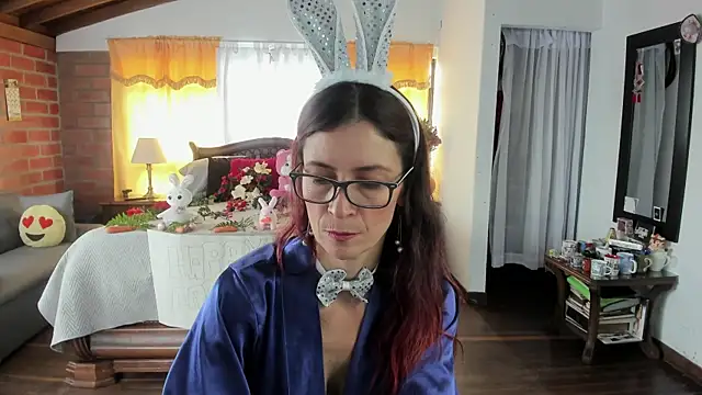 Charlotte-Willson online show from April 5, 5:32 pm