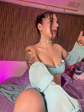 Hayley-Fox online show from April 18, 1:09 am