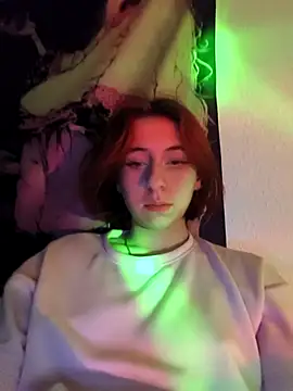 Snapshot of Luna_Brush chatting on November 20, 7:24 pm Luna Brush online show from November 20, 7:24 pm