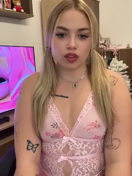 Snapshot of Ibolya_7 chatting on December 13, 7:53 pm Ibolya 7 online show from December 13, 7:53 pm