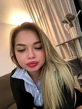 Snapshot of Ibolya_7 chatting on January 7, 10:56 pm Ibolya 7 online show from January 7, 10:56 pm