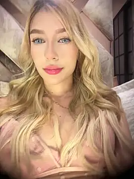 Snapshot of valeryfox__ chatting on June 9, 12:22 am valeryfox online show from June 9, 12:22 am