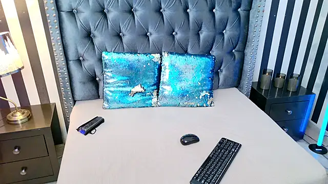 Snapshot of Saripaulin chatting on February 5, 10:36 pm Saripaulin online show from February 5, 10:36 pm