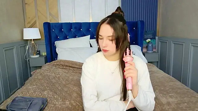 Amber Bond online show from January 16, 6:06 am