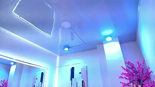 Emily andrews online show from April 11, 7:18 pm