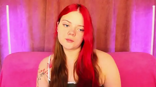 Snapshot of KellyFiery chatting on May 6, 1:03 am KellyFiery online show from May 6, 1:03 am