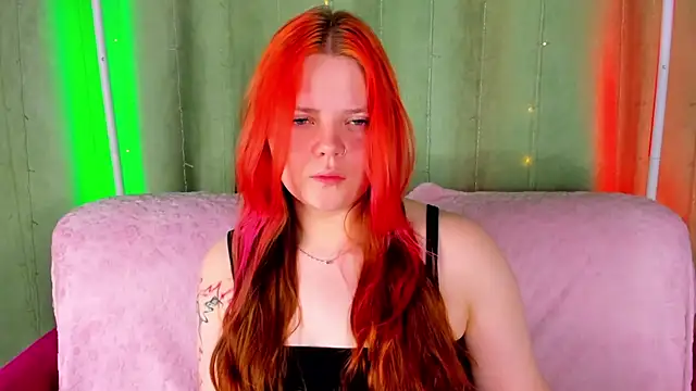 Snapshot of KellyFiery chatting on May 20, 6:52 am KellyFiery online show from May 20, 6:52 am