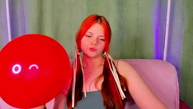 Snapshot of KellyFiery chatting on May 23, 8:29 am KellyFiery online show from May 23, 8:29 am