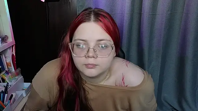 Snapshot of KellyFiery chatting on June 14, 1:57 pm KellyFiery online show from June 14, 1:57 pm