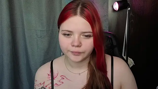 Snapshot of KellyFiery chatting on June 15, 8:27 am KellyFiery online show from June 15, 8:27 am