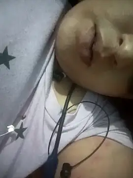 Snapshot of Priya_089 chatting on May 1, 7:18 pm Priya 089 online show from May 1, 7:18 pm