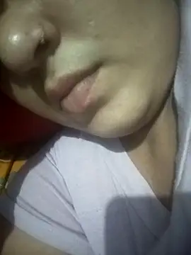 Snapshot of Priya_089 chatting on May 10, 11:43 pm Priya 089 online show from May 10, 11:43 pm