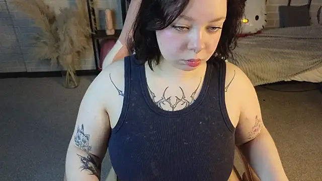 Snapshot of Vlada_vv chatting on March 3, 5:57 am Vlada vv online show from March 3, 5:57 am