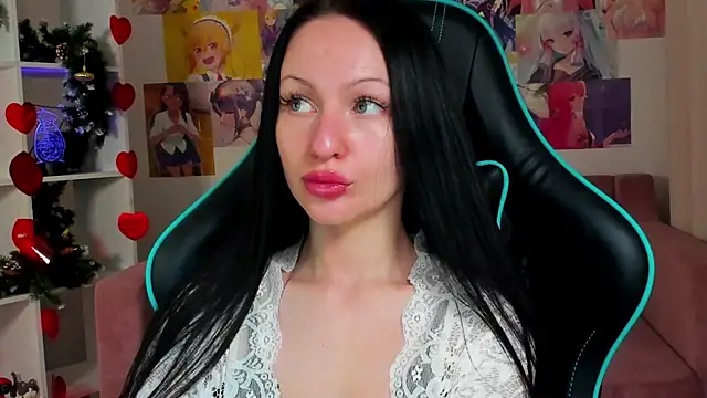 Snapshot of NaomiBlakes chatting on December 19, 5:36 am NaomiBlakes online show from December 19, 5:36 am