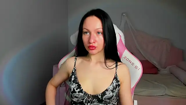 Snapshot of NaomiBlakes chatting on February 13, 5:25 am NaomiBlakes online show from February 13, 5:25 am