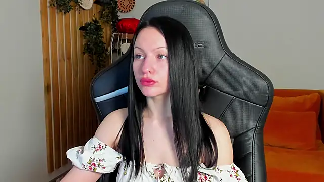 Snapshot of NaomiBlakes chatting on February 20, 5:37 am NaomiBlakes online show from February 20, 5:37 am