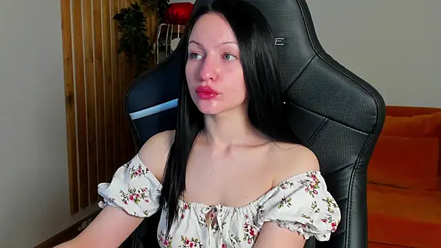 Snapshot of NaomiBlakes chatting on February 20, 6:48 am NaomiBlakes online show from February 20, 6:48 am