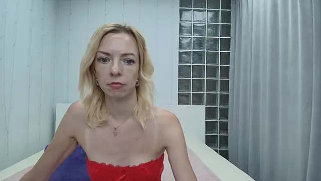 Snapshot of Brightly_Heizer chatting on June 18, 12:22 am Brightly Heizer online show from June 18, 12:22 am