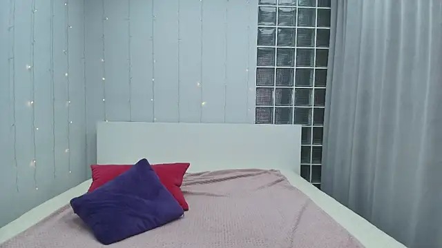 Snapshot of Brightly_Heizer chatting on June 26, 12:26 am Brightly Heizer online show from June 26, 12:26 am