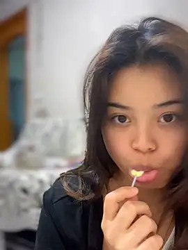 Toffee-00 online show from April 12, 9:25 am