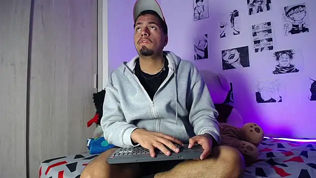 Snapshot of Henry_villa23 chatting on January 14, 6:08 am Henry villa23 online show from January 14, 6:08 am