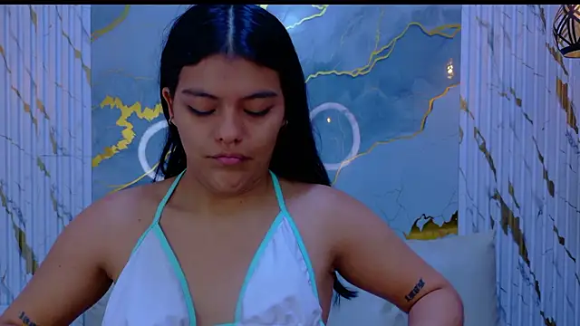 Snapshot of NIKIBUNNY chatting on February 3, 12:32 pm NIKIBUNNY online show from February 3, 12:32 pm